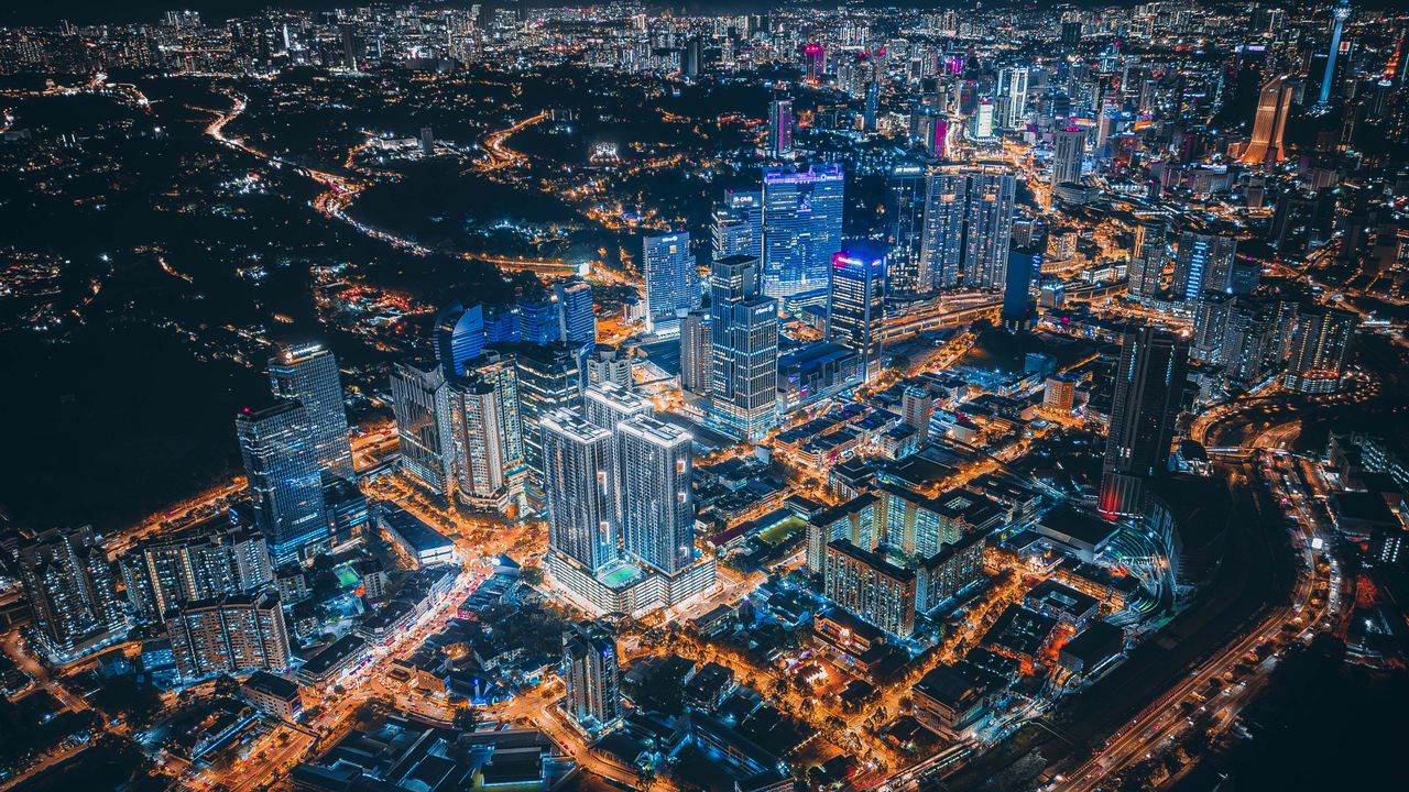 高層ビル群の夜景，クアラルンプール