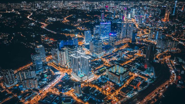 高層ビル群の夜景，クアラルンプール