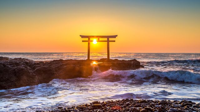 海と鳥居 鳥居と海が織りなす絶景「元乃隅稲成神社」で運だめし！｜ZEKKEI