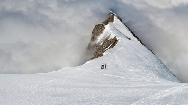 「バルムホルンと登山家」スイス, ベルニーズアルプス
