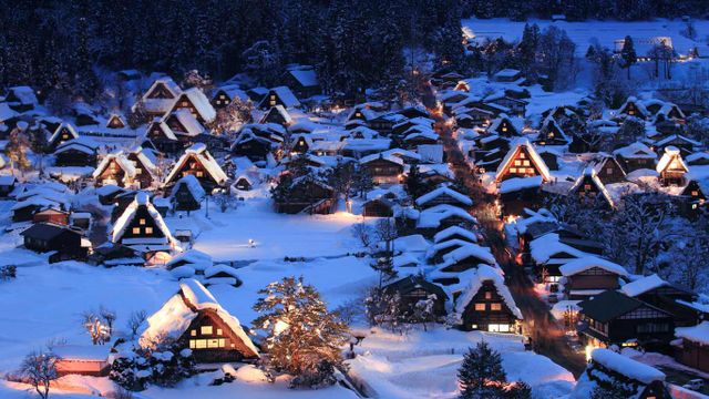 「白川郷のライトアップ」岐阜, 白川村