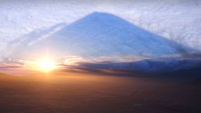 ｢雲海に映る影富士｣山梨県, 南都留郡鳴沢村