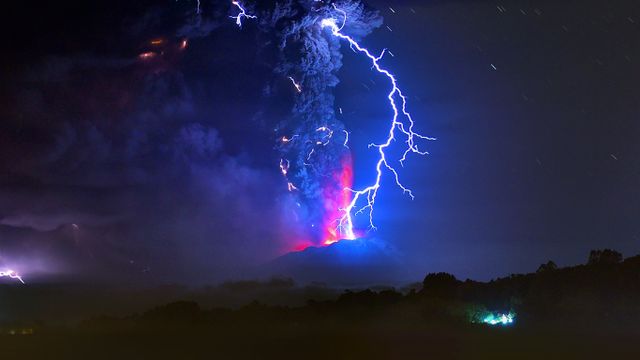 「カルブコ火山噴火」チリ