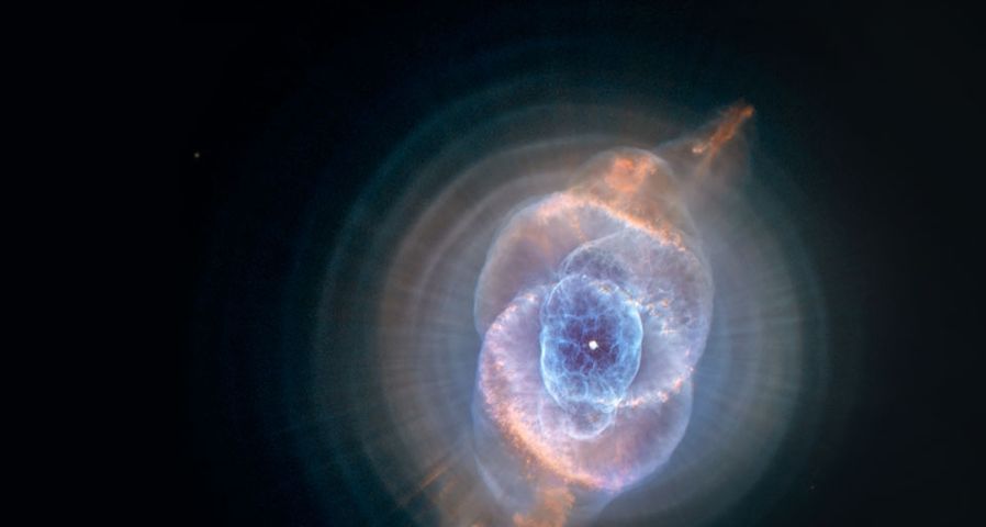 ｢キャッツアイ星雲｣ハッブル宇宙望遠鏡