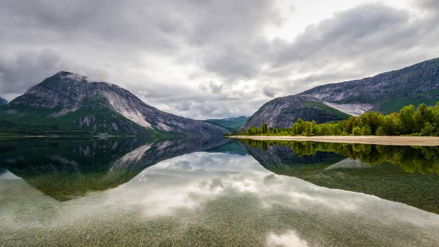 「ソーフォルドの湖」ノルウェー, ヌールラン県