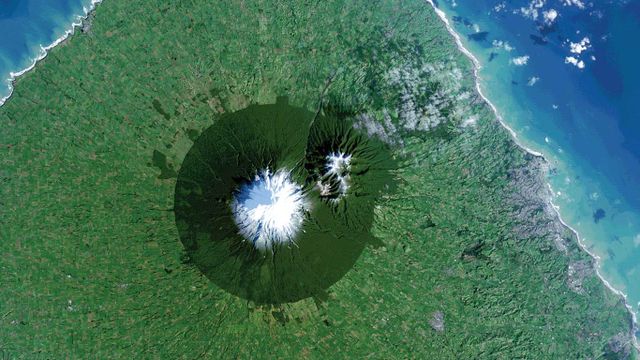 「タラナキ山」ニュージーランド, 北島