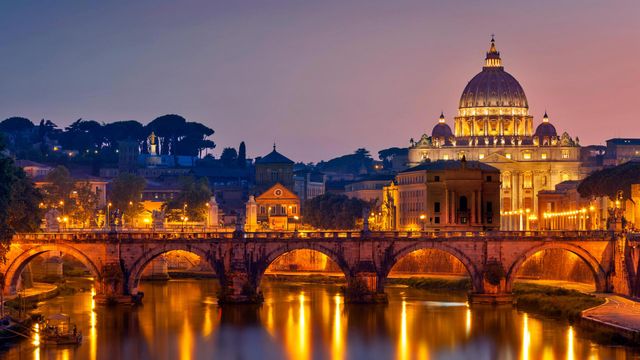 「サンタンジェロ橋とサン・ピエトロ大聖堂」イタリア, ローマ