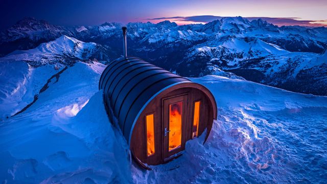 「ラガッツォーイ山のサウナ」イタリア, ドロミーティ