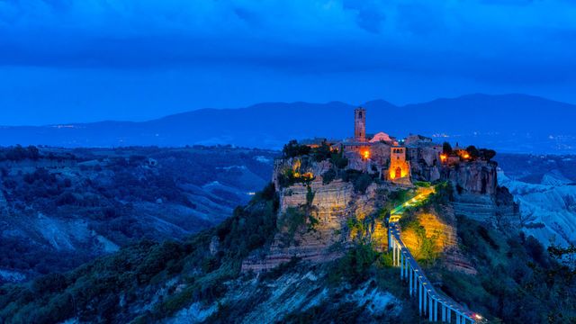 「チヴィタ・ディ・バーニョレージョ」イタリア