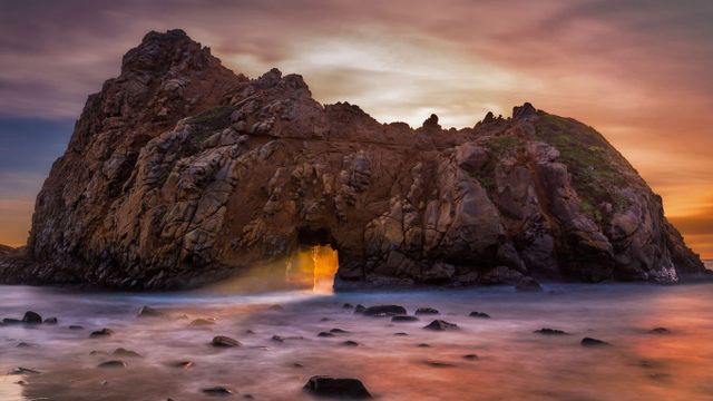 「キーホールアーチ」アメリカ, カリフォルニア州