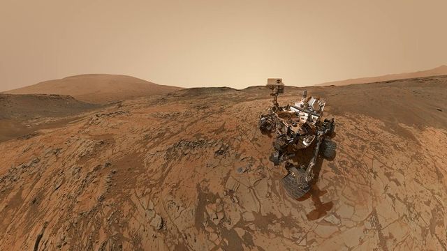 「シャープ山とキュリオシティ」火星