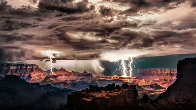 ｢グランドキャニオンの雷雲｣アメリカ, アリゾナ州