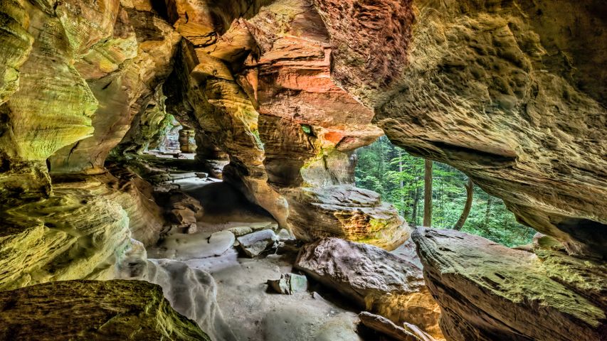 ホッキングヒルズ州立公園にある洞窟, 米国 オハイオ州