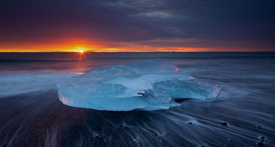 ｢ヨークルスアゥルロゥン氷河湖の朝日｣アイスランド