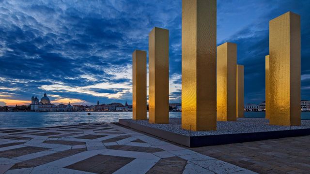 「The Sky Over Nine Columns」イタリア, ヴェネチア