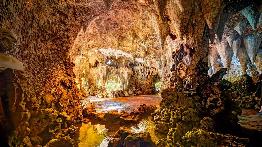 ｢ペインズヒルの水晶洞窟｣イギリス, コブハム