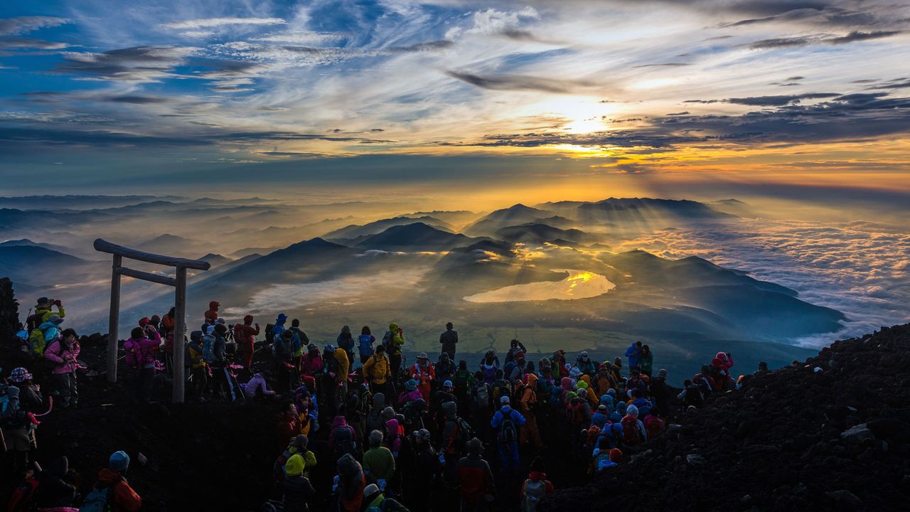 富士山頂からのご来光｣富士山 ・ Bing日替わり壁紙 ・ 無料