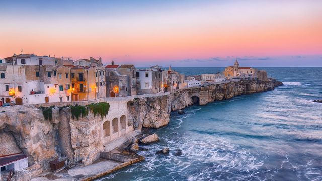 ガルガーノ半島のヴィエステ, イタリア プッリャ州