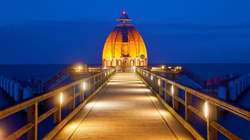 ｢ゼリン桟橋の水中ゴンドラ｣ドイツ, リューゲン島 