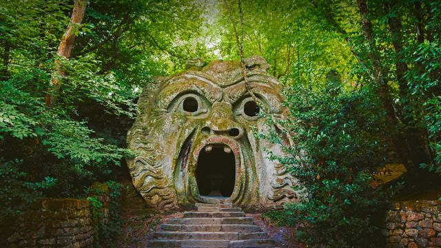 ボマルツォの怪物公園, イタリア