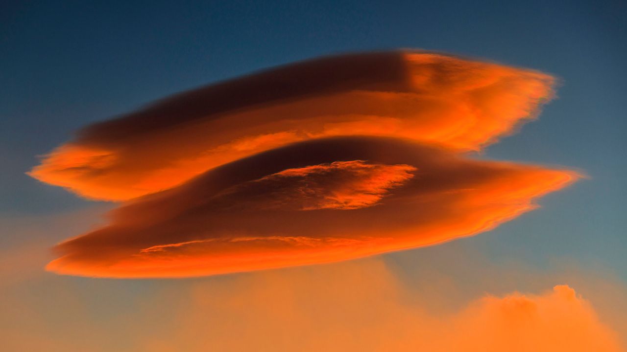 燃えるレンズ雲, アルプス山脈