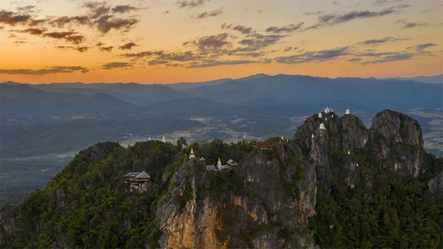 「ワット・プラプッタバート・スッターワート」タイ, ラムパーン県