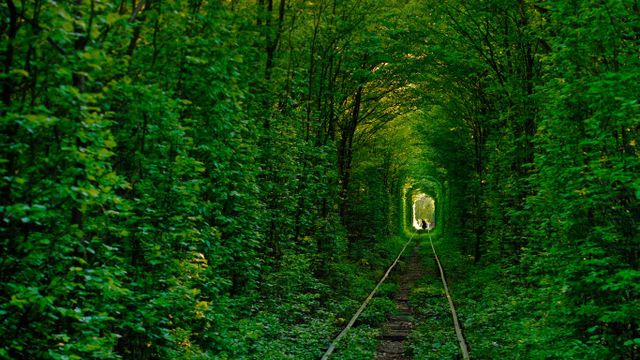 「愛のトンネル」ウクライナ, クレーヴェン