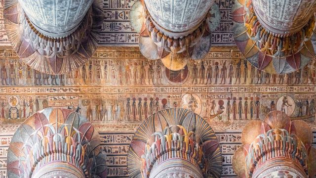 クヌム神に捧げられたエスナ神殿の天井, エジプト