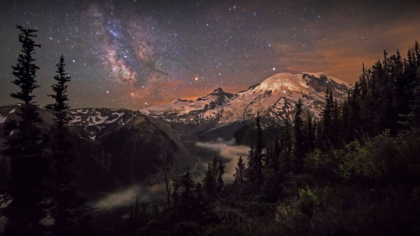 レーニア山と銀河, 米国 ワシントン州