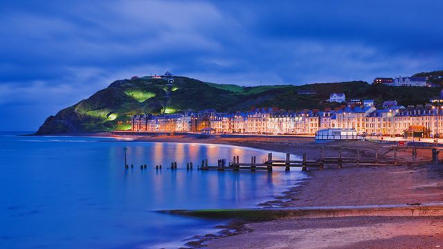 「アベリストウィスの海岸」イギリス, ウェールズ