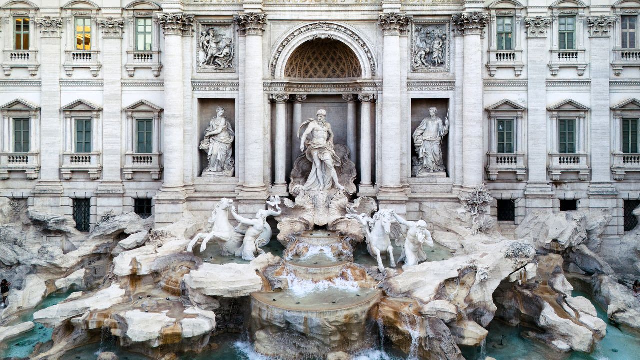 トレヴィの泉, イタリア