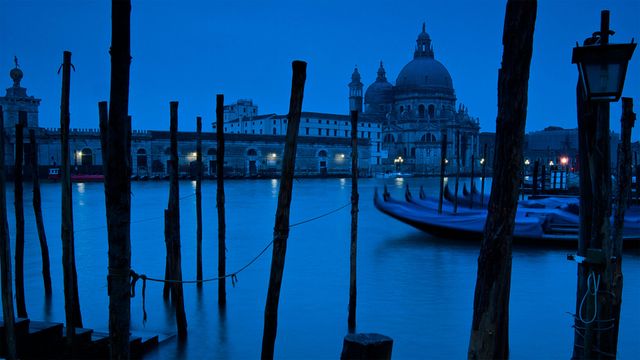 「カナル・グランデとサンタ・マリア・デッラ・サルーテ聖堂」イタリア, ベネチア