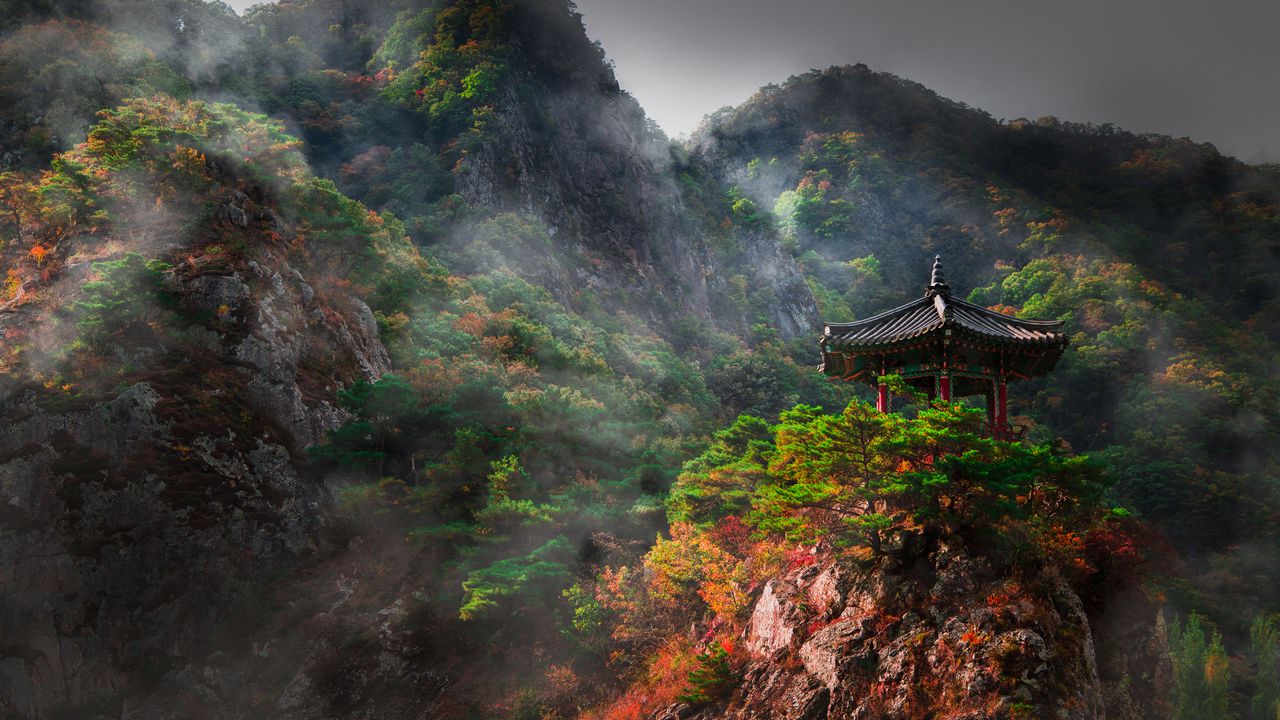 霧立つ秋の楼閣, 韓国 内蔵山国立公園