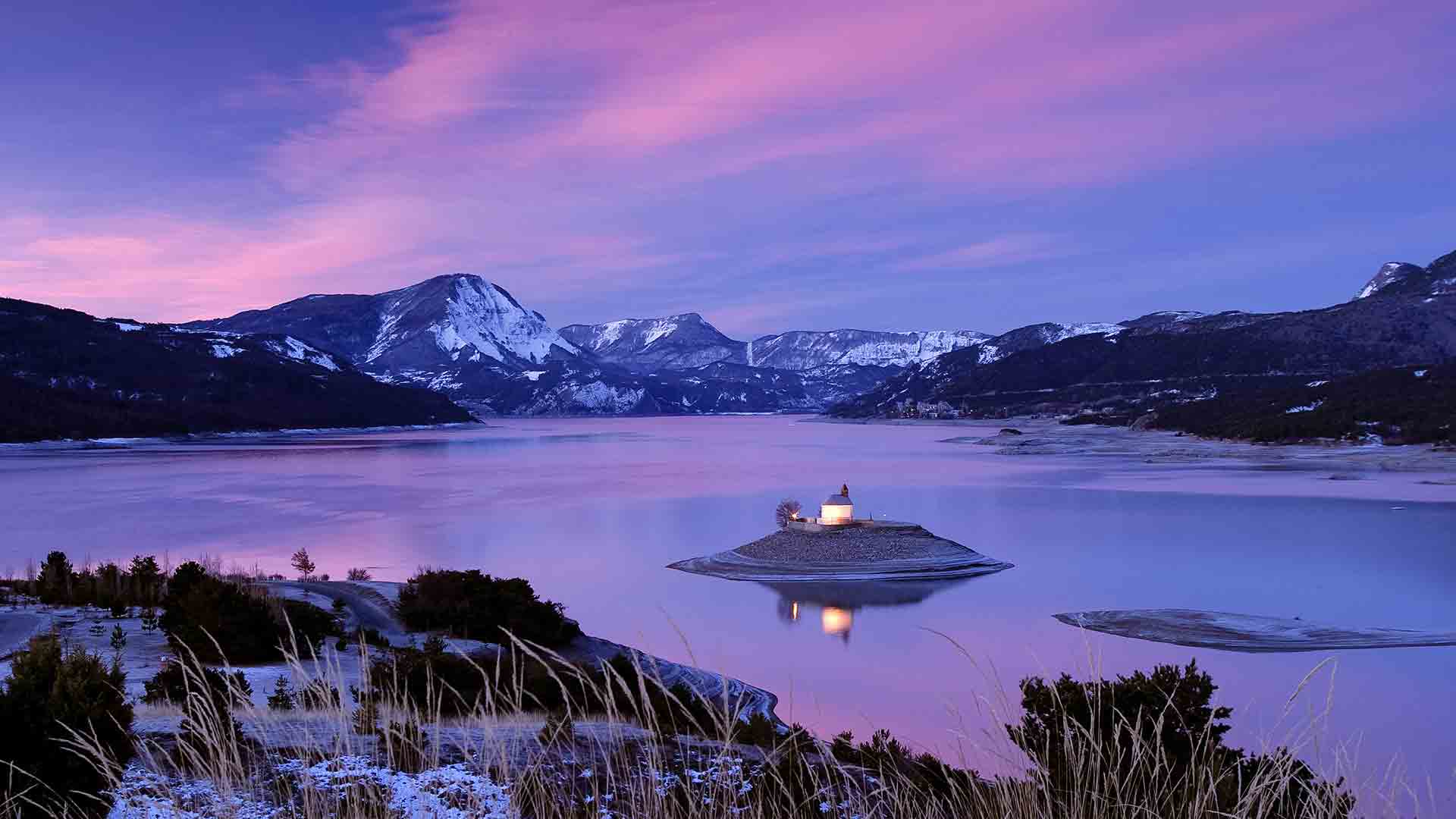 セール ポンソン湖の礼拝堂 フランス オート アルプ県 Bing日替わり画像