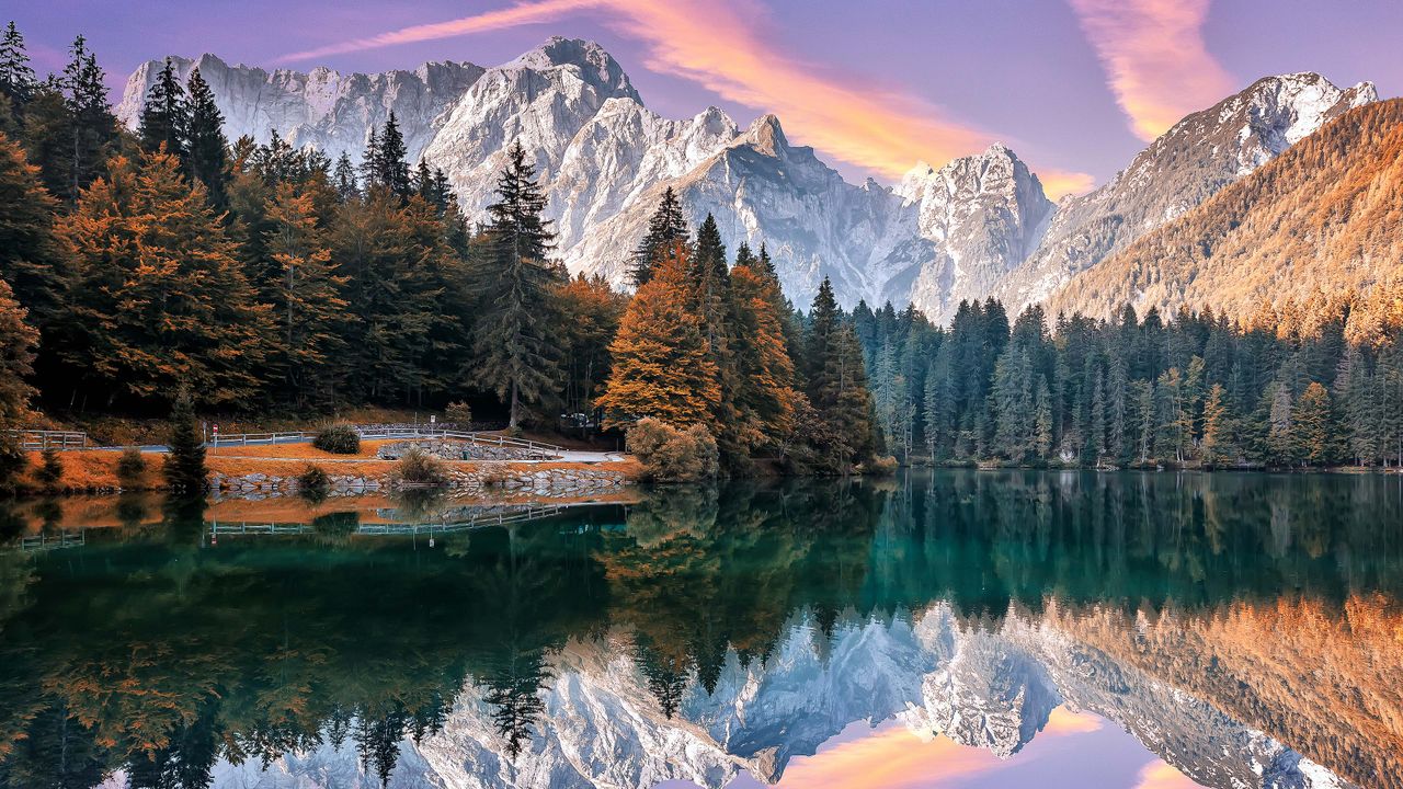 山々の鏡面反射, イタリア ドロミテ