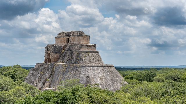 魔法使いのピラミッド，ウシュマル，メキシコ