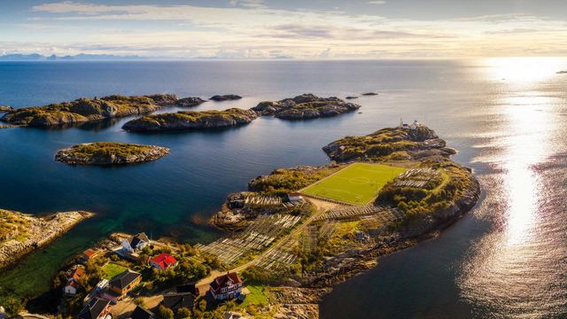 ｢ヘニングスヴァール村スタジアム｣ノルウェー, ロフォーテン諸島 