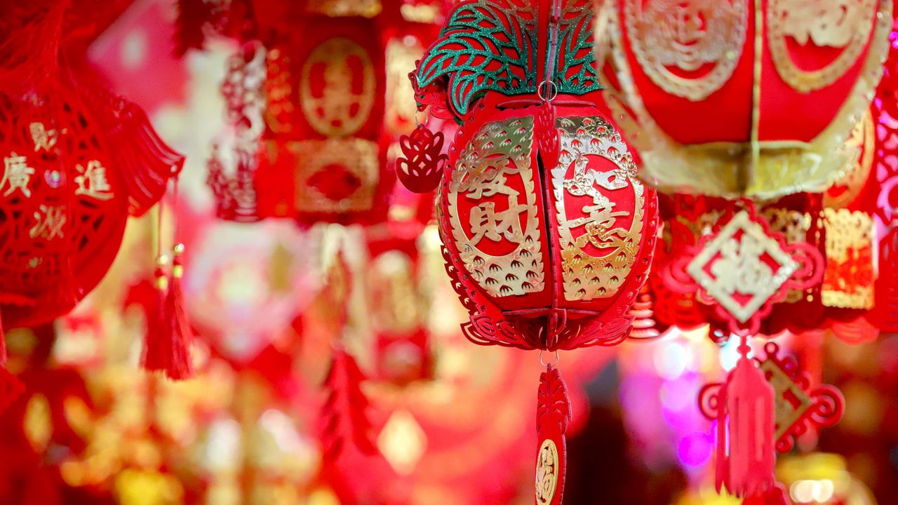 春節の赤い提灯, 中国