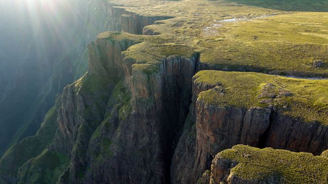 セグラ山の尖塔 - Windows スポットライト壁紙 | 高画質4K