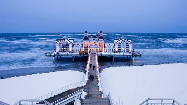 「雪のゼリン桟橋」ドイツ, リューゲン島