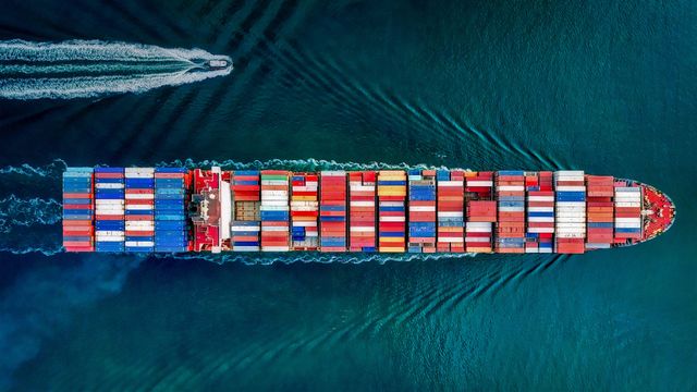 ｢サンペドロのコンテナ船｣米国, カリフォルニア州