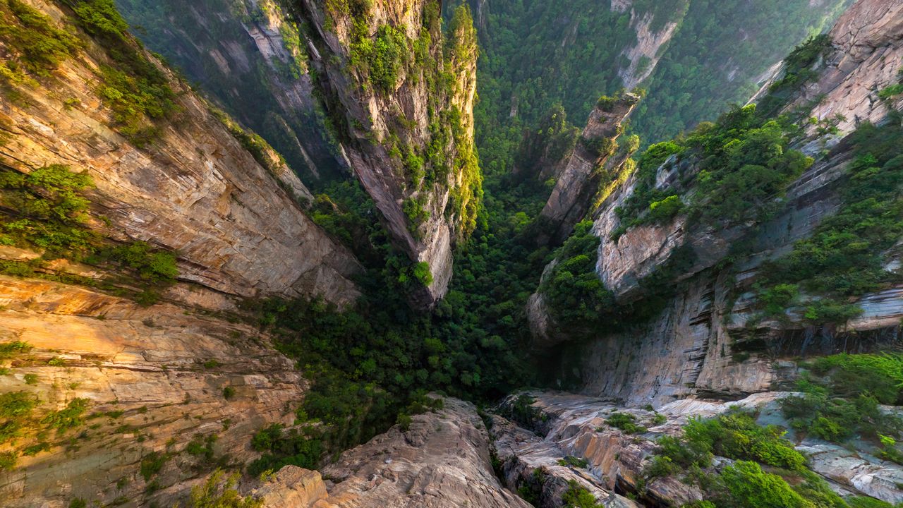 切り立つ峡谷, 中国 張家界