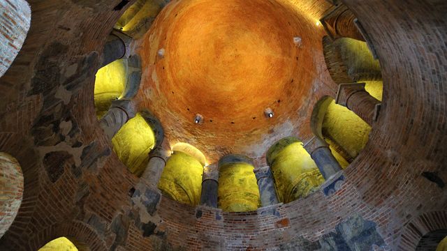 ｢サン・ロレンツォ円形聖堂｣イタリア, マントヴァ 