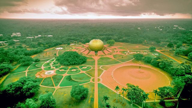 「オーロヴィル」インド, タミル・ナードゥ州