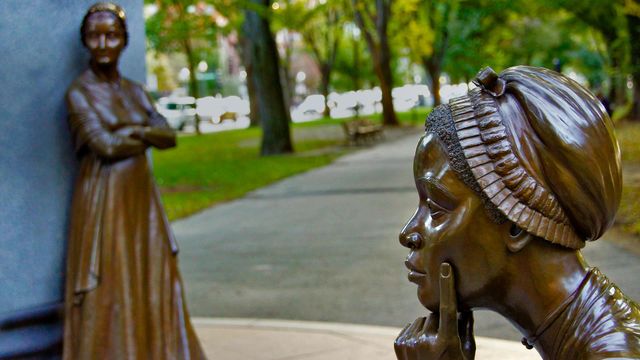 「ボストン女性記念碑」米国マサチューセッツ州