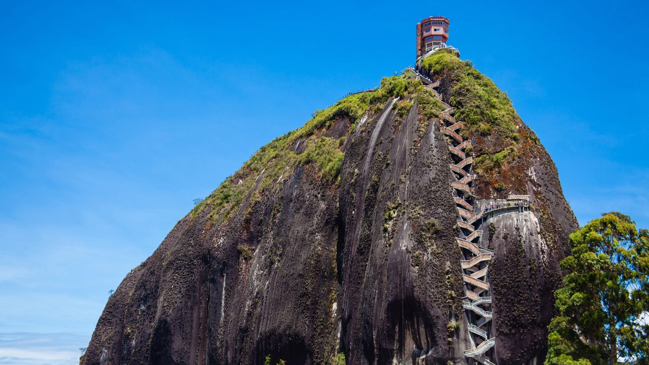 ジグザグ階段の巨岩, コロンビア グアタペ