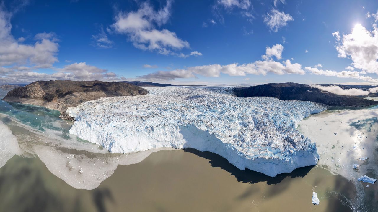 後退中の巨大氷河, グリーンランド