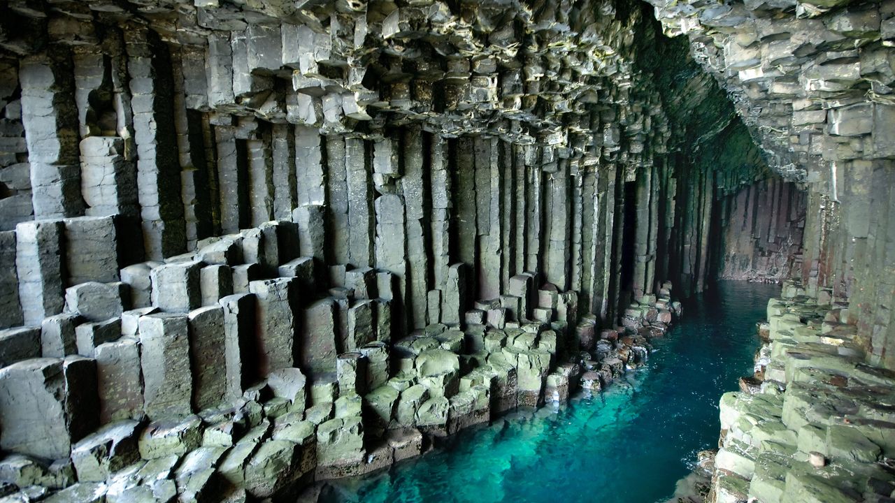 自然のパイプオルガン, スタファ島
