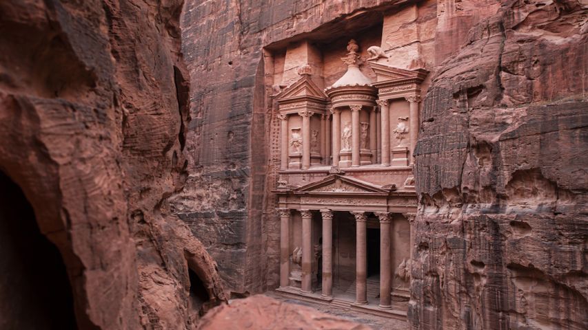 古代遺跡の発掘調査