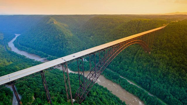 「ニュー川渓谷橋」米国, ウェストバージニア州